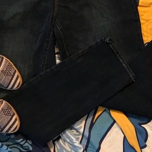 Old Navy Curvy Mid-Rise Ankle Jeans